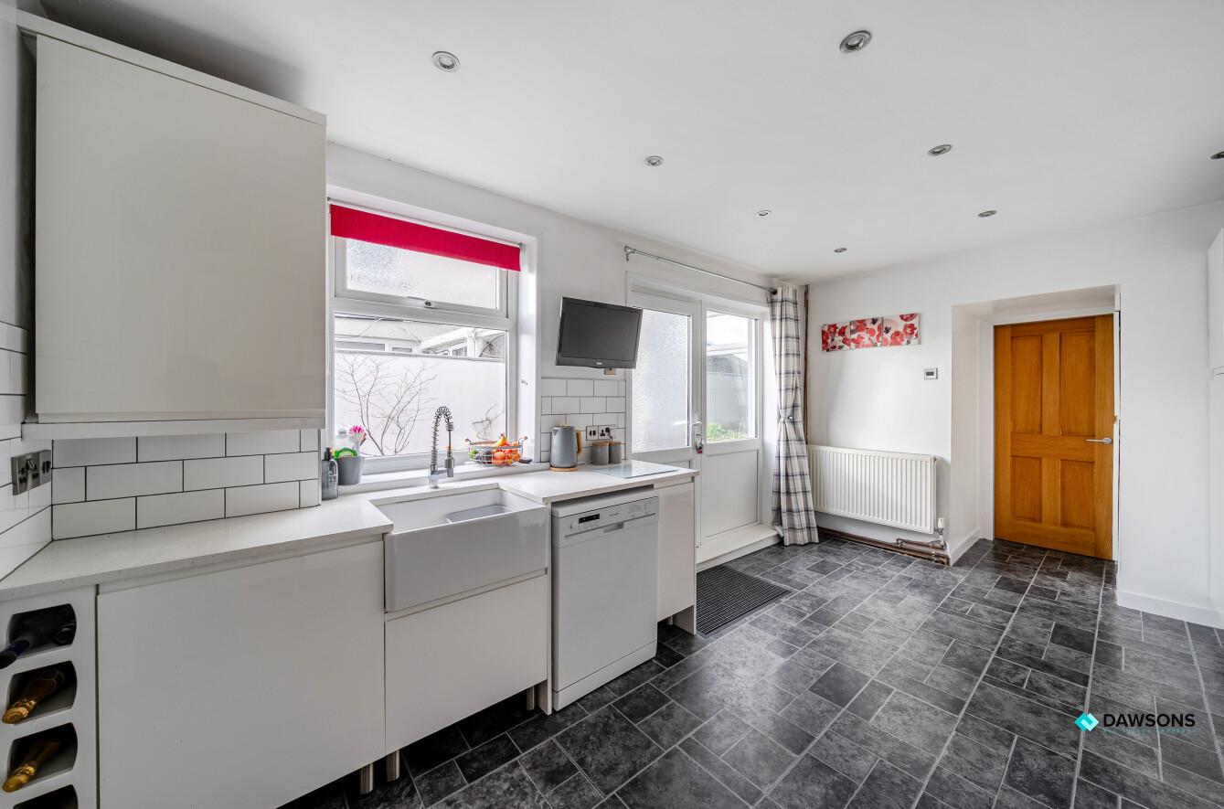 Llandafen Road, Llanelli, SA14 9BD